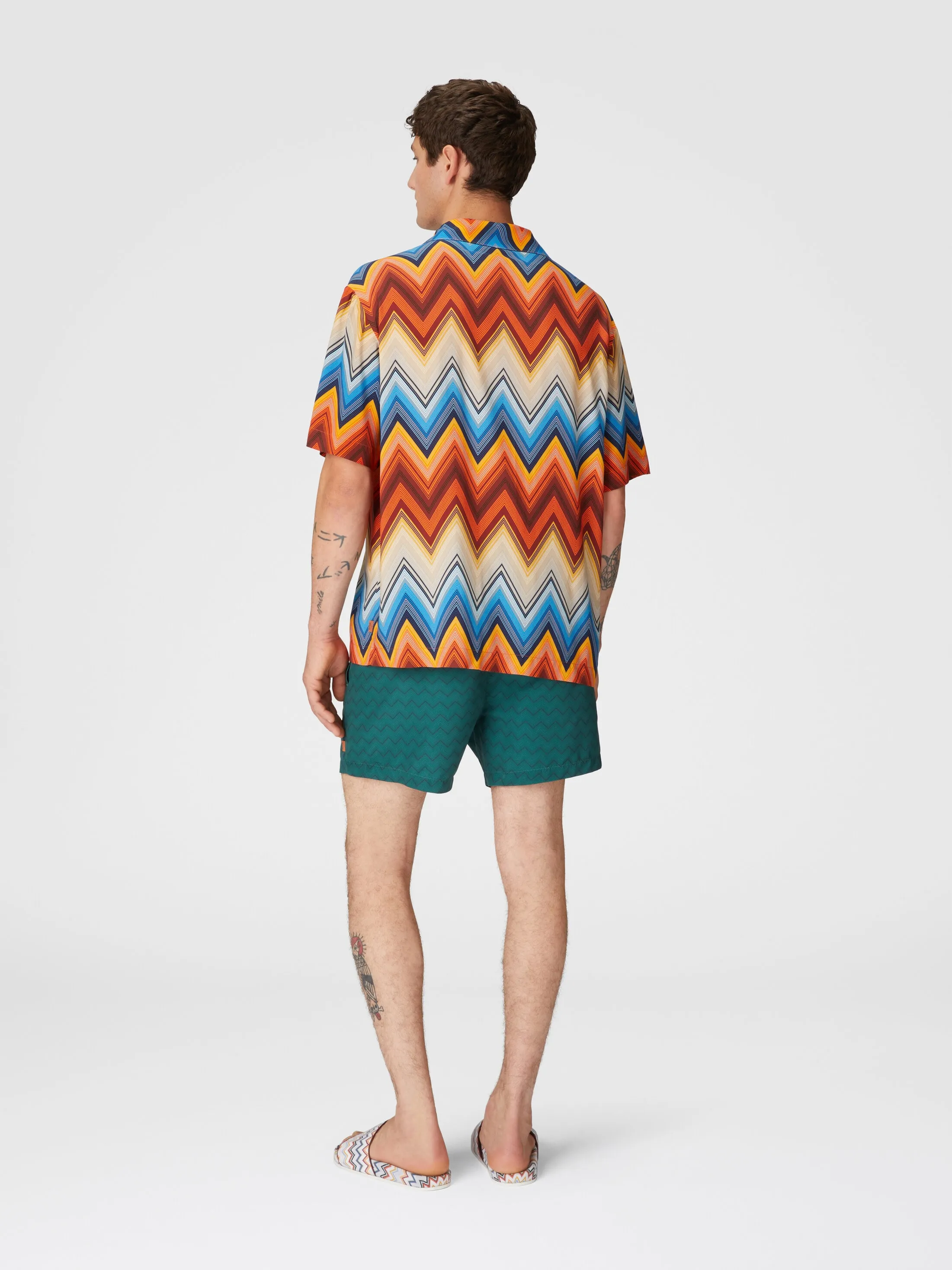 Camicia bowling in viscosa con macro zig zag e taschino