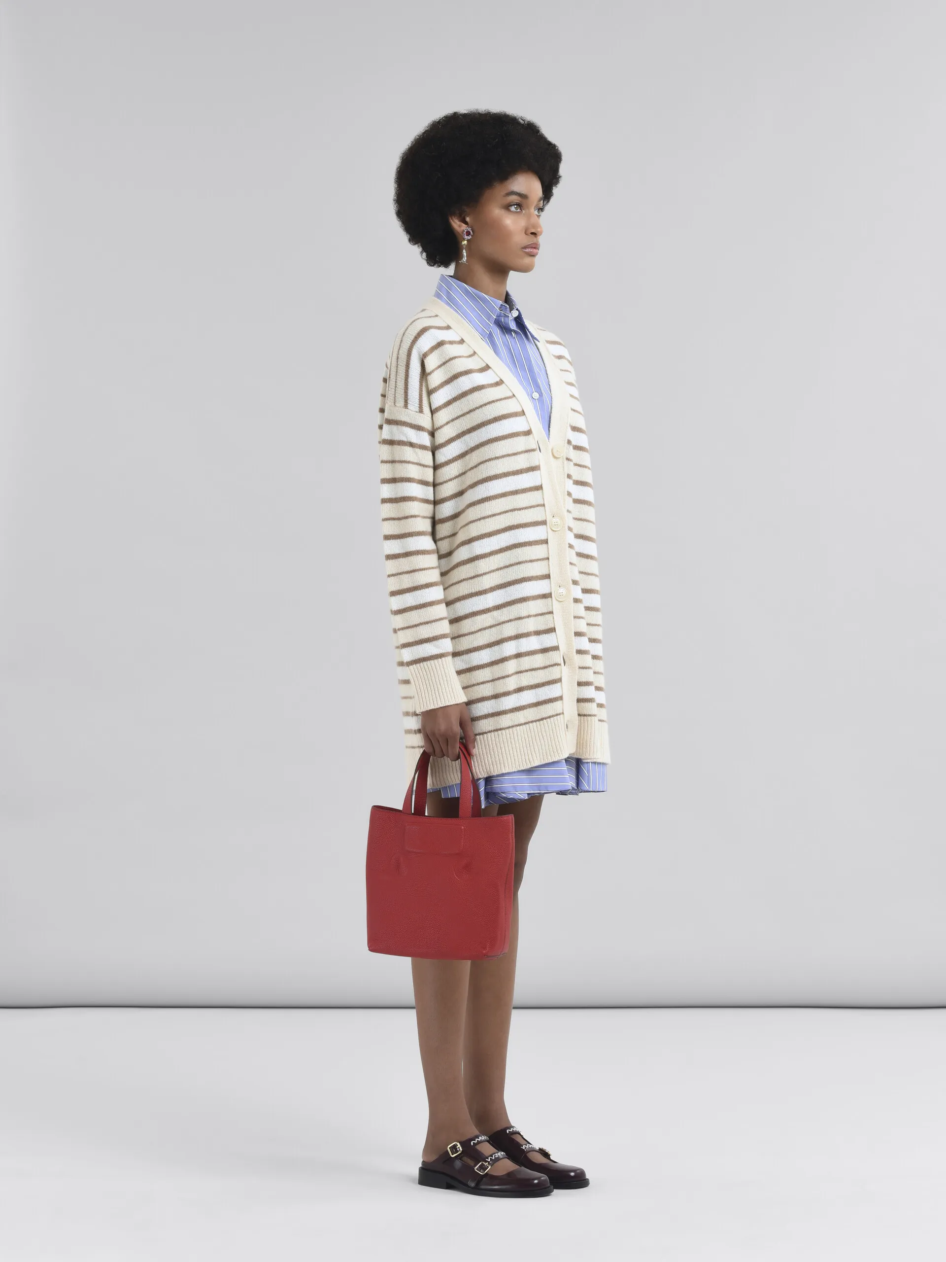 Cardigan a V in misto cashmere bianco avorio a righe