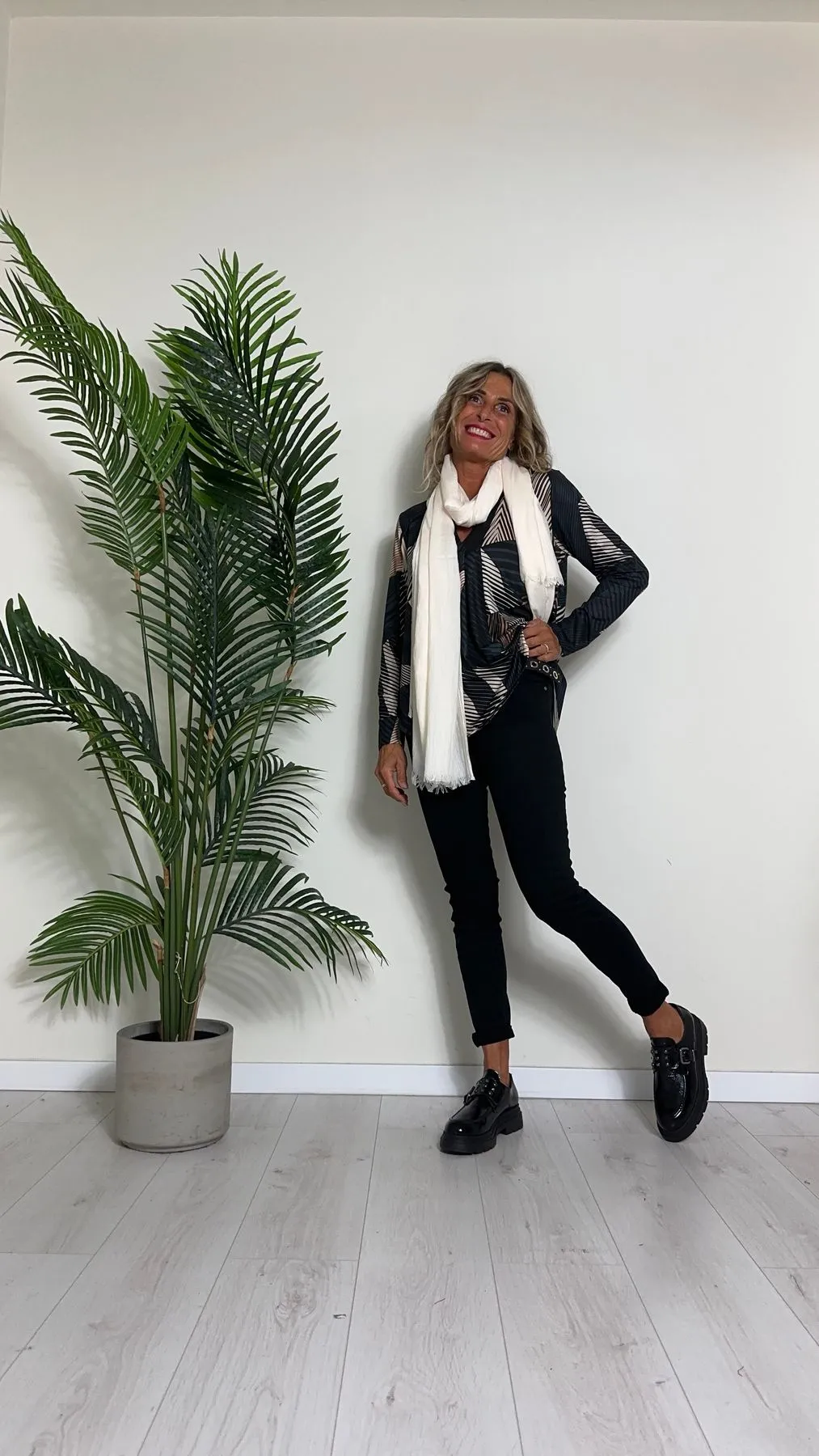DAFNE - SC105P8 - PASHMINA AMPIA ORLO SFRANGIATO