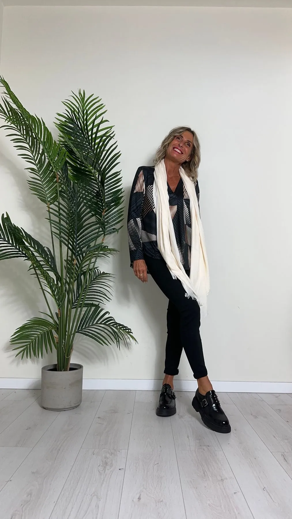 DAFNE - SC105P8 - PASHMINA AMPIA ORLO SFRANGIATO