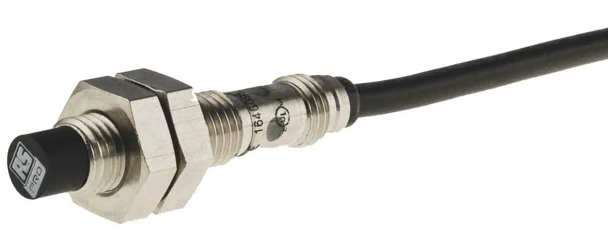 Sensore di prossimità Cilindro filettato RS PRO, M8, rilevamento 2,5 mm, 10 → 30 V c.c.